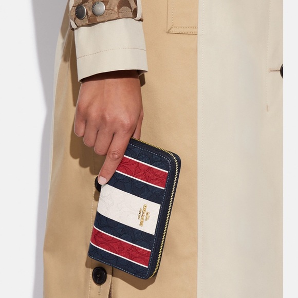 NWT COACH C8419 Medium Id Zip Wallet In Signature Jacquard With Stripes - Picture 8 of 8